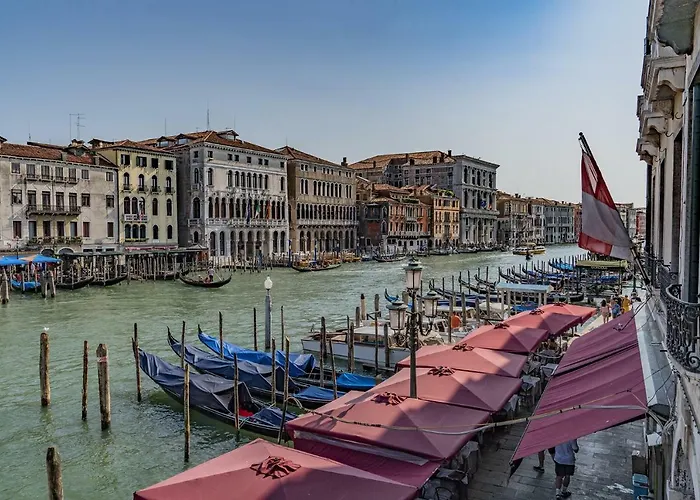 Ca' Fornoni Grand Canal